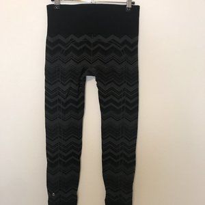Lululemon seamless leggings with zig zag pattern